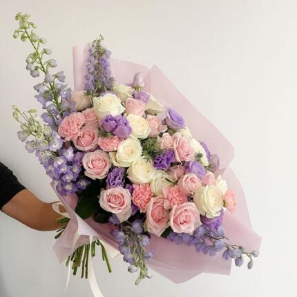 Ramo de Rosas con Delfinio