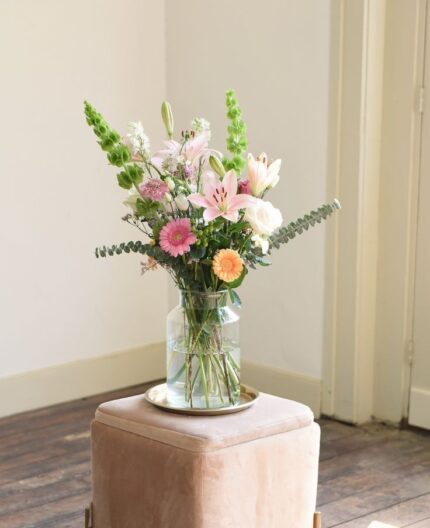 Florero con Gerberas y Rosa Verde