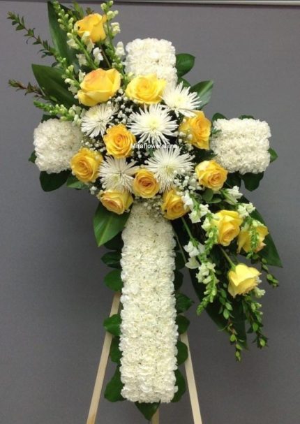 Cruz de Rosas Amarillas